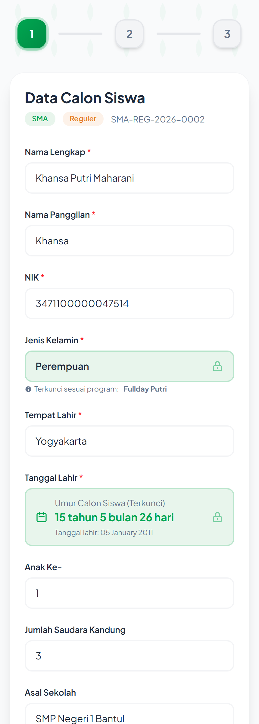 Formulir pendaftaran bertahap, dapat diakses dari ponsel